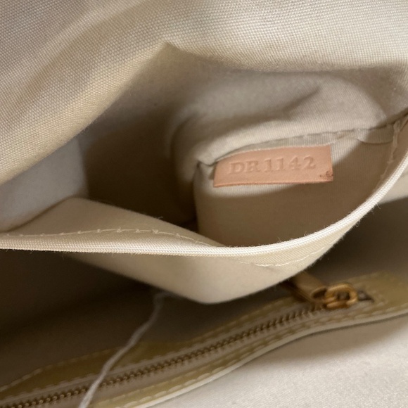 Louis Vuitton pale yellow Vernis patent leather handbag - Picture 8 of 11